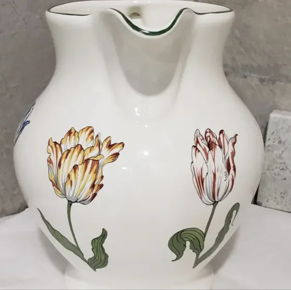 Tiffany Tulips Pattern water pitcher. - Picture 1 of 7